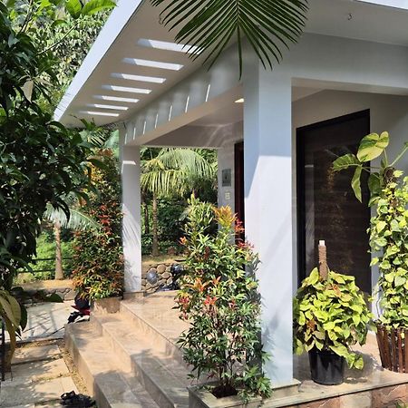 Orchid Villa Pinangode Exterior foto